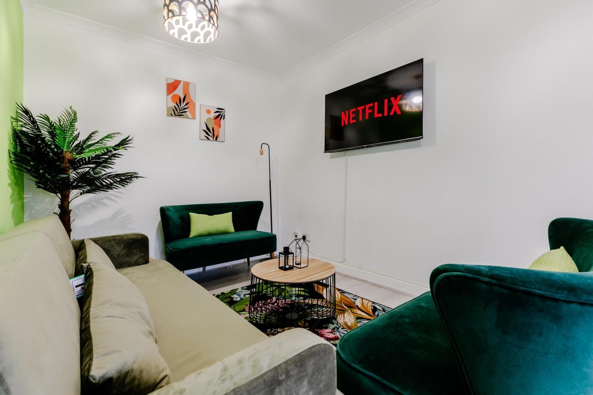 레드브리지 5Br House, Free Parking Offa12, Contractor, Big Families, Relocation 빌라 외부 사진